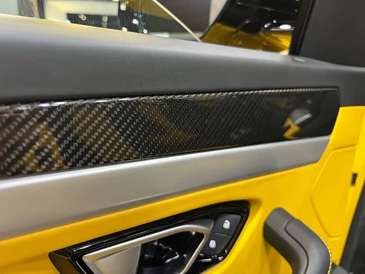 Фото 21 - Lamborghini Urus