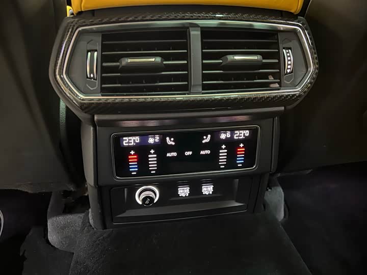 Фото 28 - Lamborghini Urus