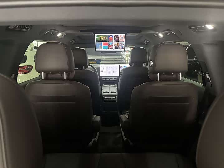 Фото 16 - LiXiang L8