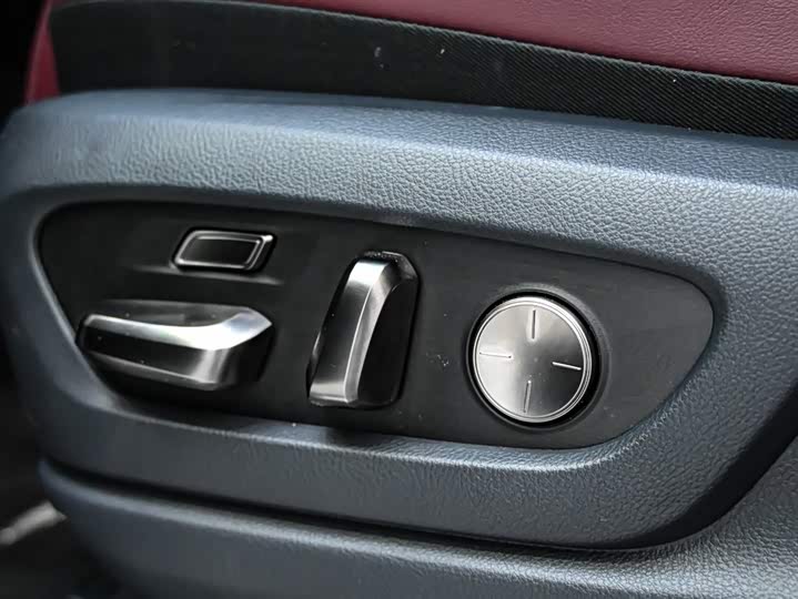 Фото 21 - Lexus LX