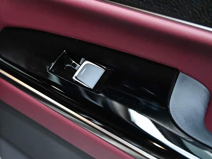 Фото 22 - Lexus LX