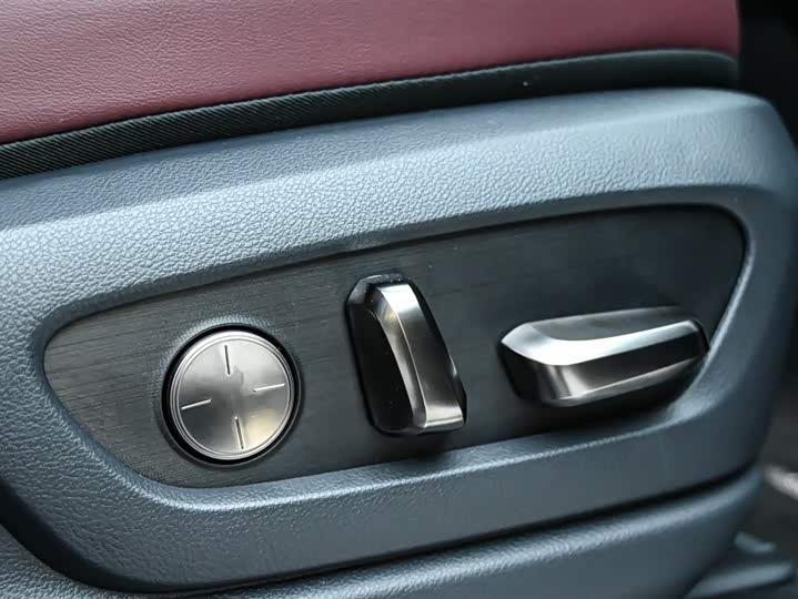 Фото 24 - Lexus LX