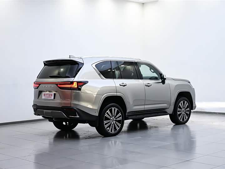 Фото 6 - Lexus LX