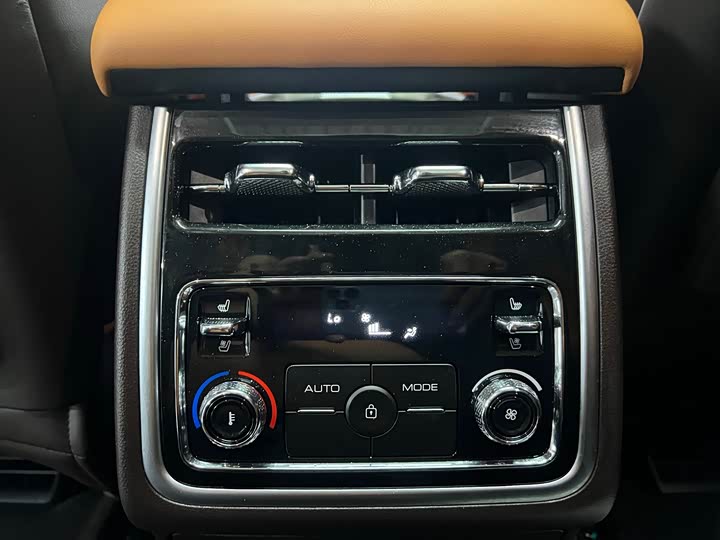 Фото 11 - Tank 500 Hybrid