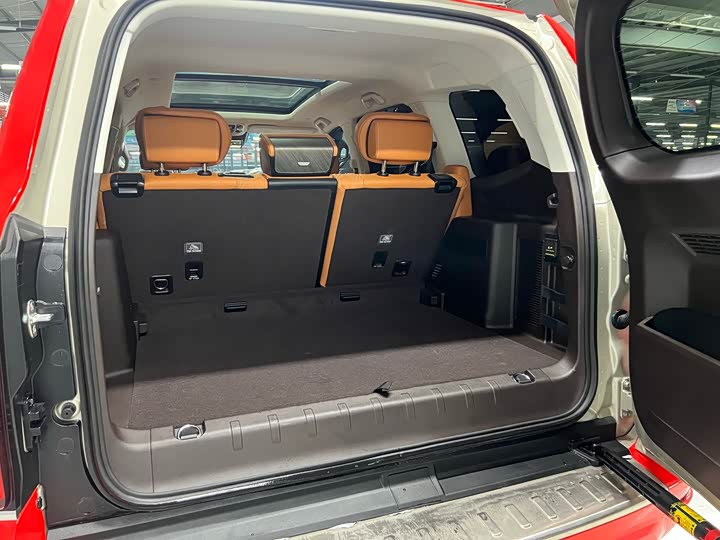 Фото 19 - Tank 500 Hybrid