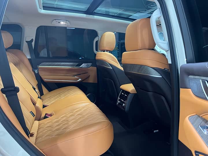 Фото 20 - Tank 500 Hybrid