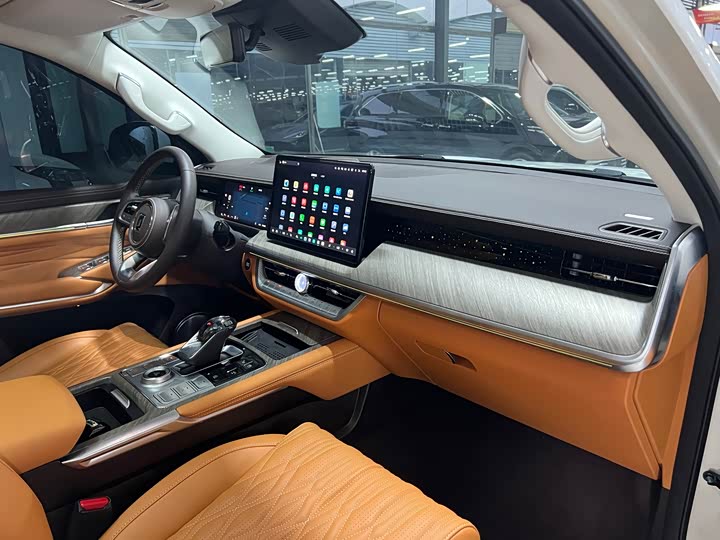 Фото 22 - Tank 500 Hybrid