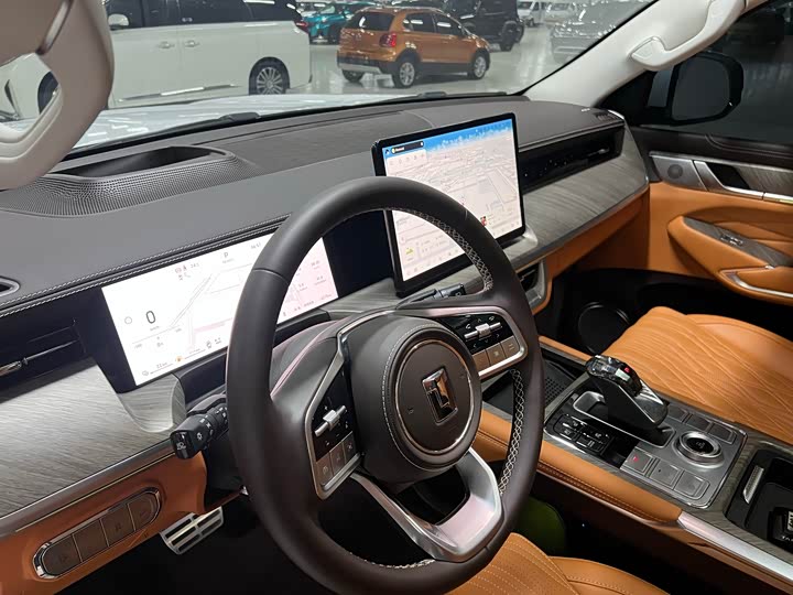 Фото 6 - Tank 500 Hybrid