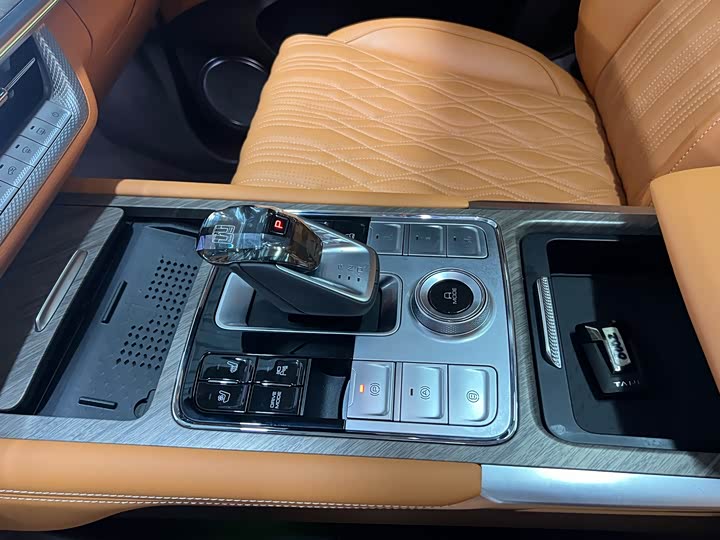 Фото 7 - Tank 500 Hybrid