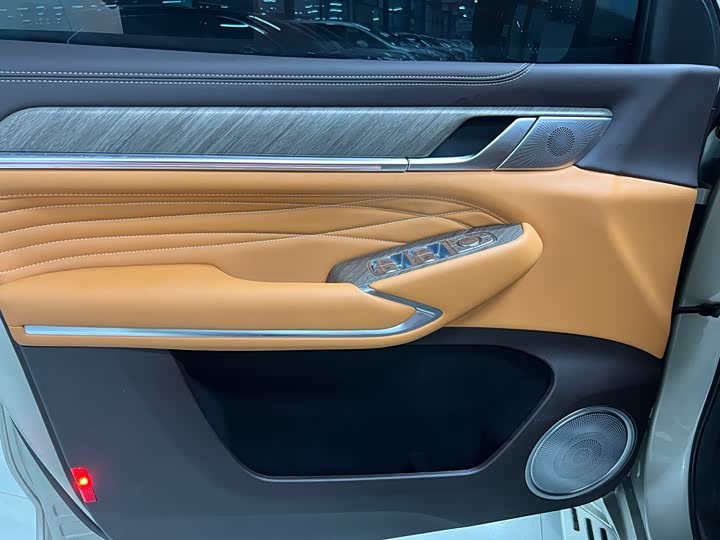 Фото 8 - Tank 500 Hybrid