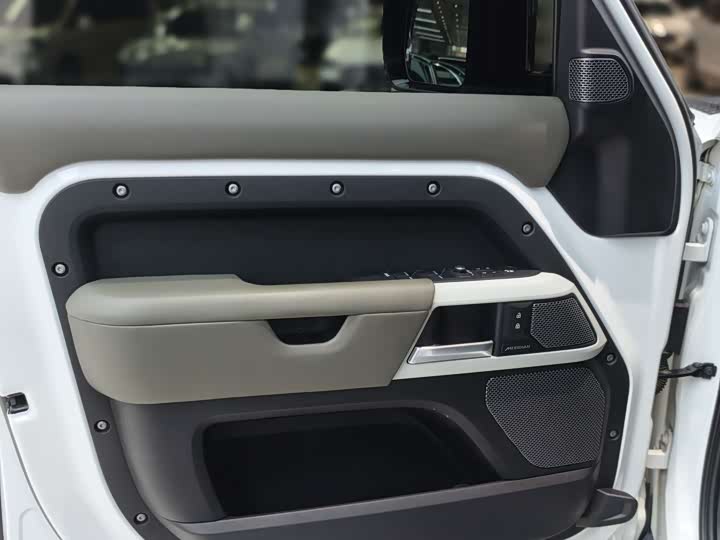 Фото 3 - Land Rover Defender