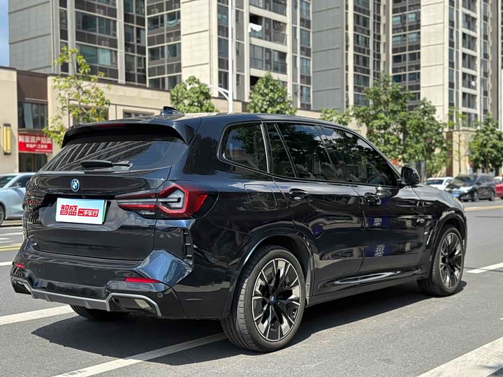 Фото 3 - BMW iX3