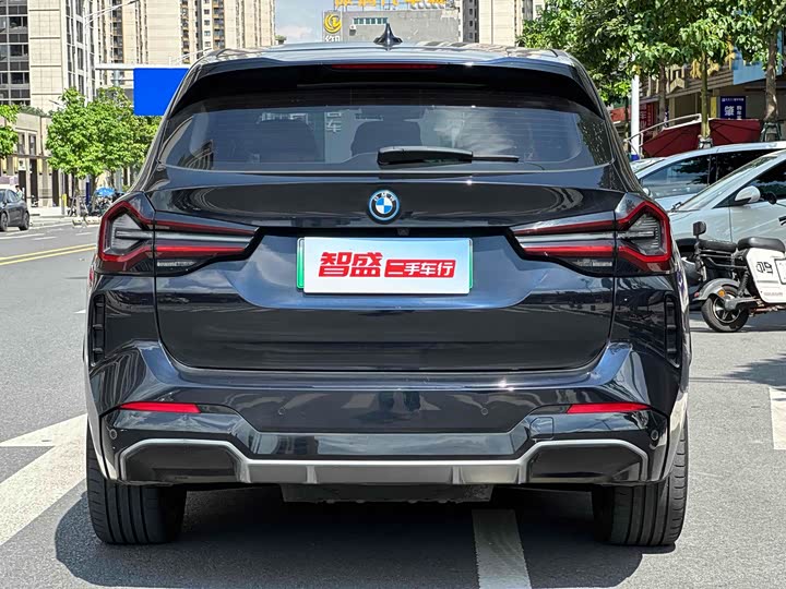 Фото 4 - BMW iX3