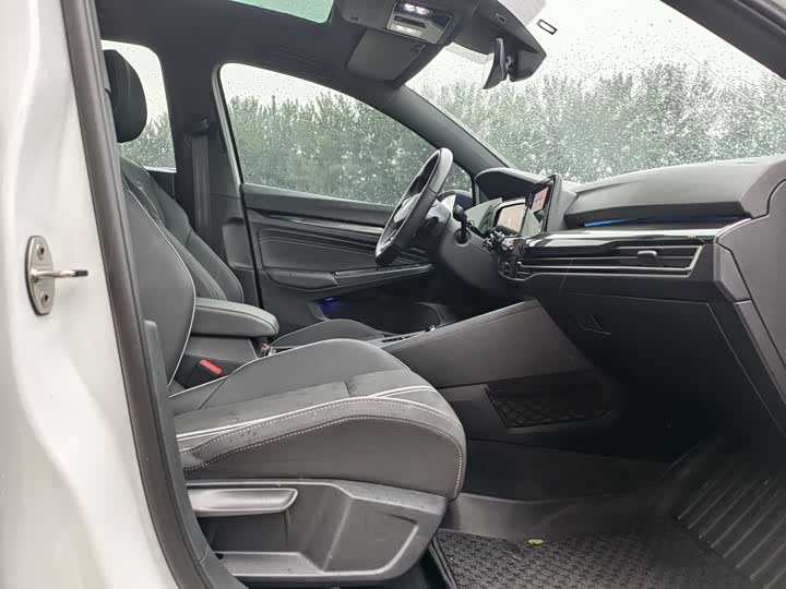 Фото 4 - Volkswagen Golf