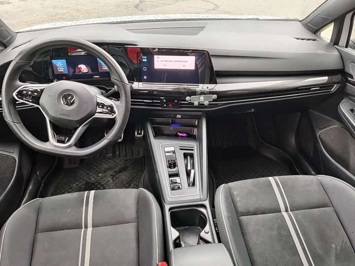 Фото 7 - Volkswagen Golf