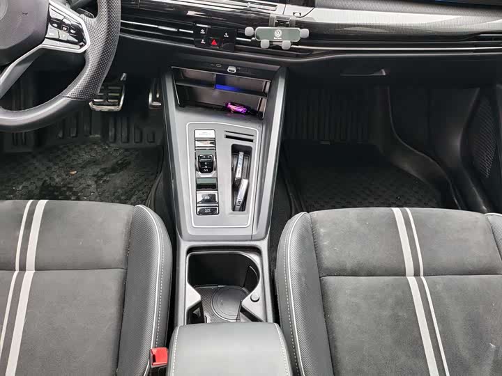 Фото 8 - Volkswagen Golf