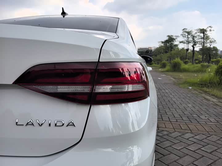 Фото 12 - Volkswagen Lavida