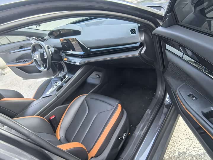 Фото 14 - Changan UNI-V