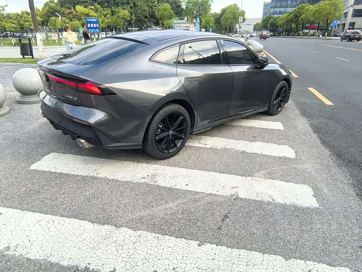 Фото 15 - Changan UNI-V