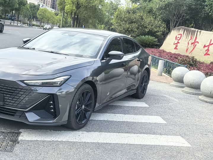 Фото 2 - Changan UNI-V