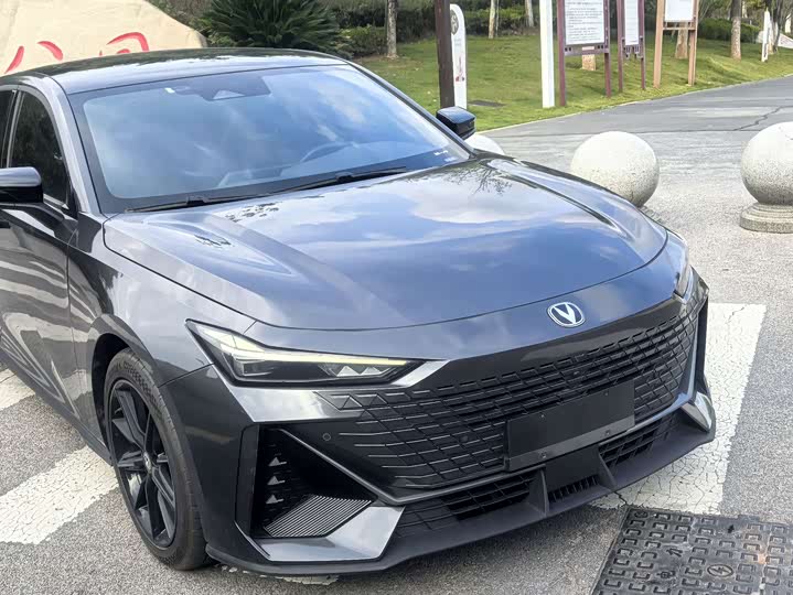 Фото 3 - Changan UNI-V