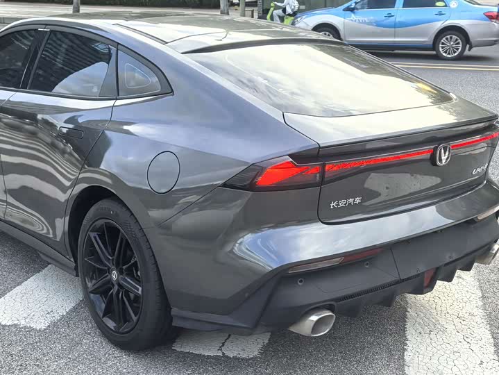 Фото 4 - Changan UNI-V