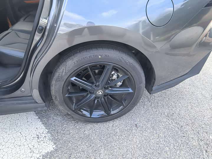 Фото 6 - Changan UNI-V