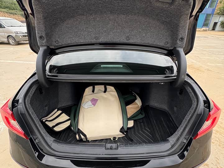 Фото 6 - Honda Accord