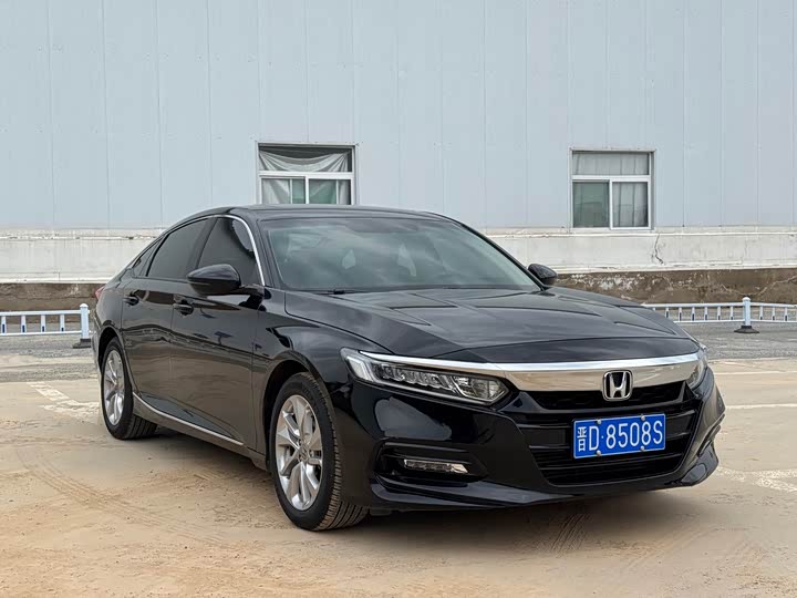 Фото 7 - Honda Accord