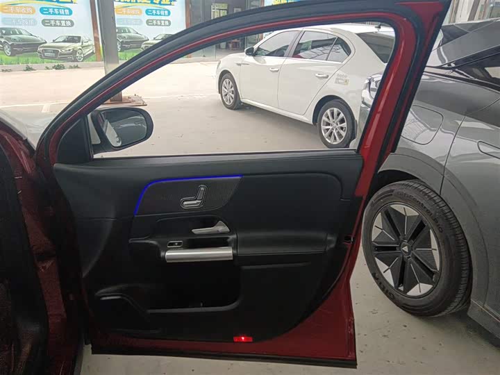 Фото 26 - Mercedes-Benz GLA-Class