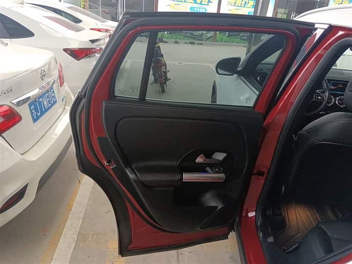 Фото 29 - Mercedes-Benz GLA-Class