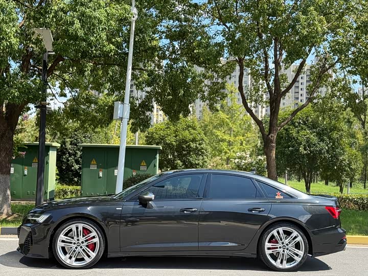 Фото 3 - Audi S6