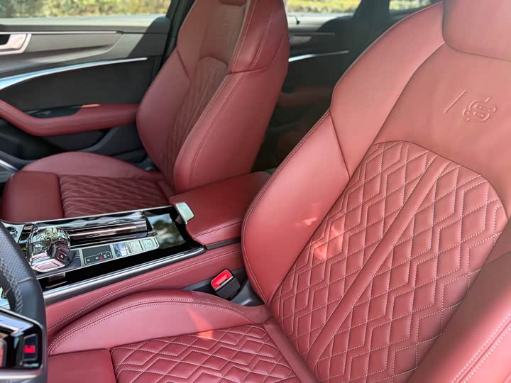 Фото 8 - Audi S6