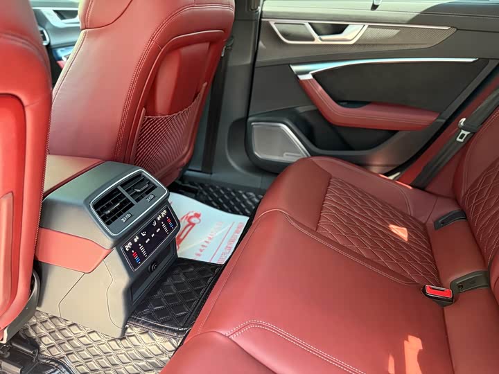 Фото 9 - Audi S6