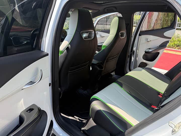 Фото 9 - BYD Dolphin