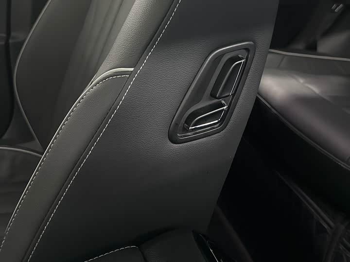 Фото 11 - Volkswagen Passat