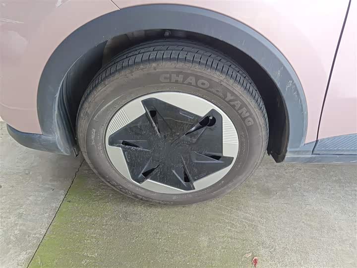 Фото 23 - Geely Geometry E Firefly