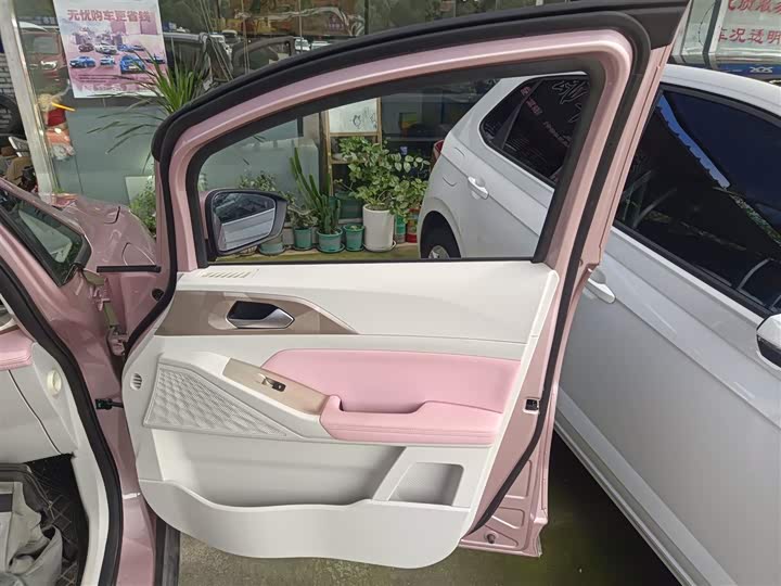 Фото 26 - Geely Geometry E Firefly