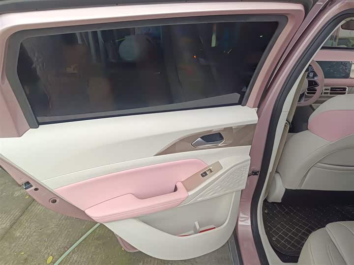 Фото 29 - Geely Geometry E Firefly