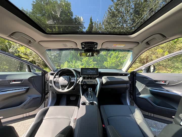 Фото 11 - Toyota Venza