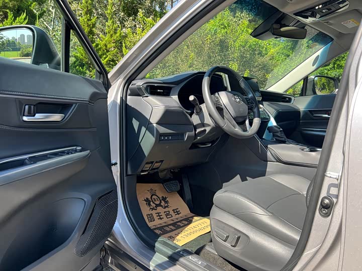 Фото 7 - Toyota Venza