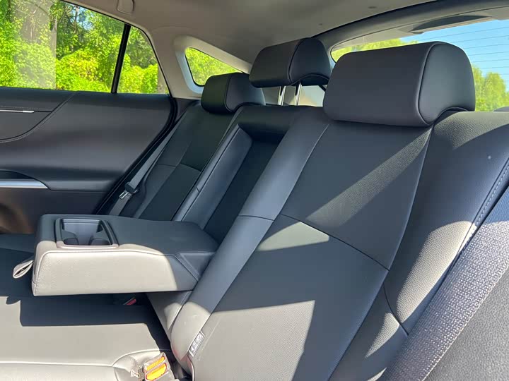 Фото 8 - Toyota Venza