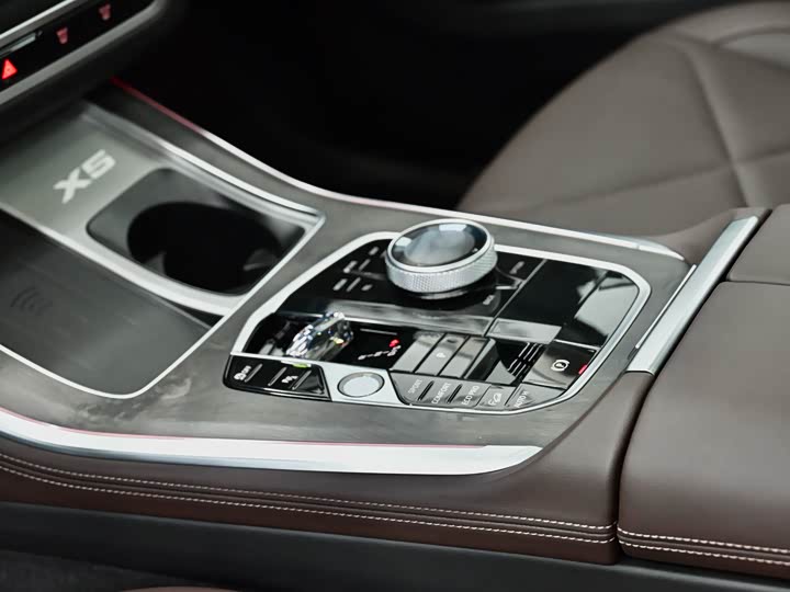 Фото 32 - BMW X5