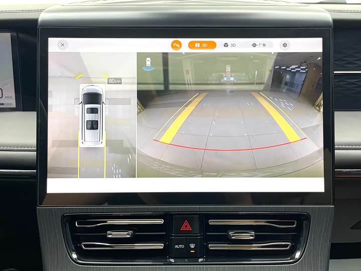 Фото 17 - GAC Trumpchi E9