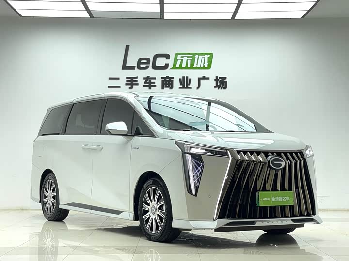 Фото 2 - GAC Trumpchi E9