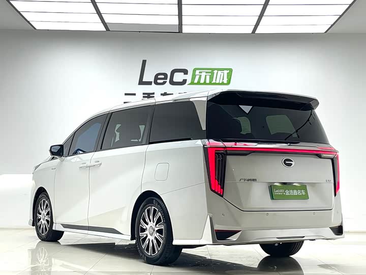 Фото 21 - GAC Trumpchi E9