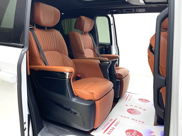 Фото 9 - GAC Trumpchi E9