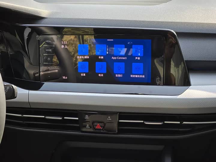 Фото 12 - Volkswagen Golf