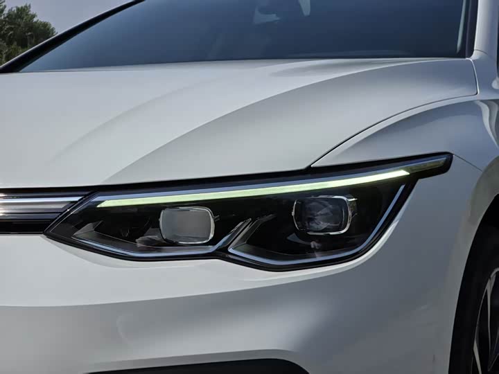 Фото 15 - Volkswagen Golf