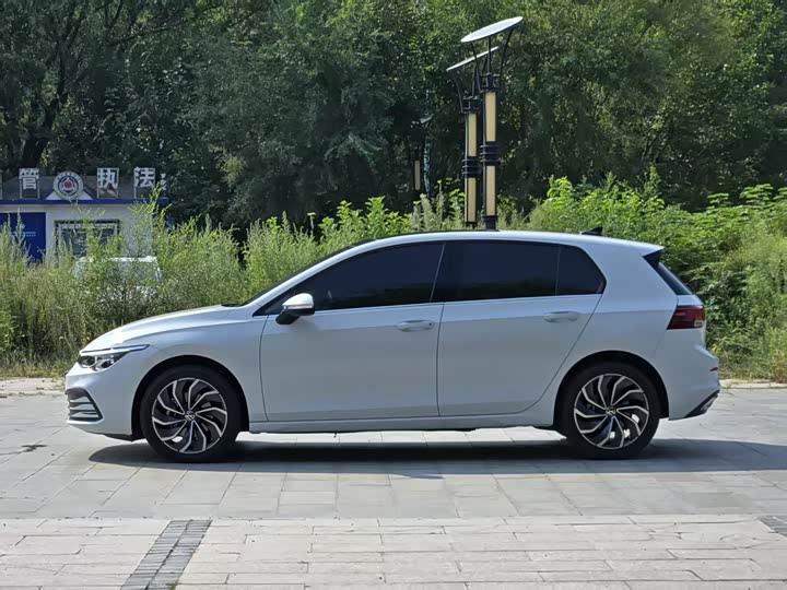 Фото 3 - Volkswagen Golf